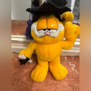 Vintage Graduation Garfield with cap and diploma plush